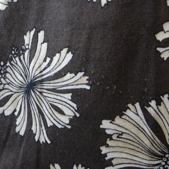 TALBOTS - Fabulous Flowers Short Sleeve Top - Picture 7 of 7